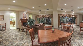 Holiday Inn Express Hotel Suites Kerrville 46/62