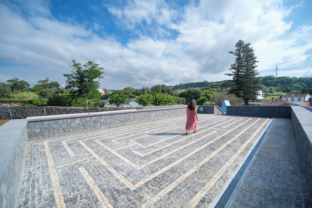 AZORES BOOK HOTEL 35/46