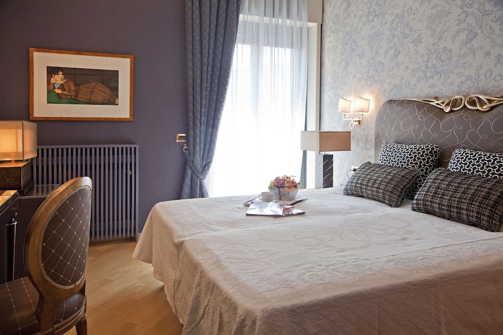 Hotel Europa SNC 15/56