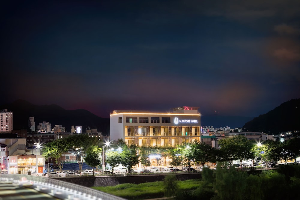 N Bridge Hotel 3/55
