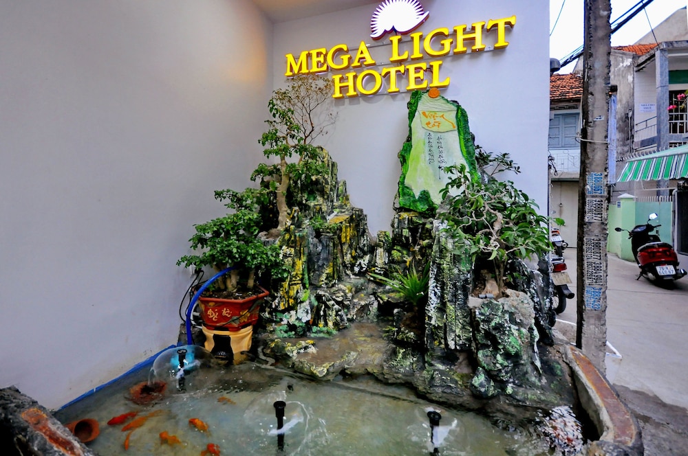 Mega Light Hotel 34/43