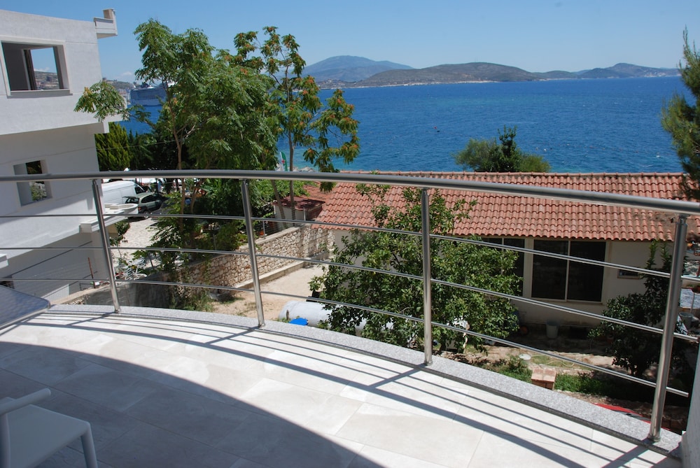 Oceanic Overview Suites 4/50
