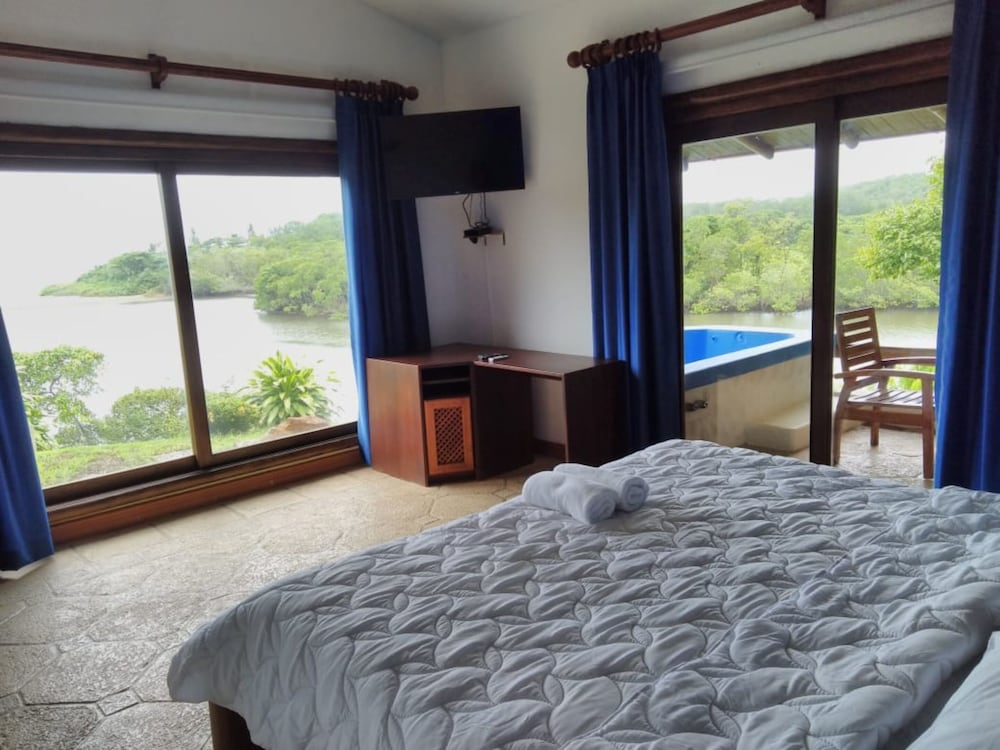 Casa Caletas 11/50