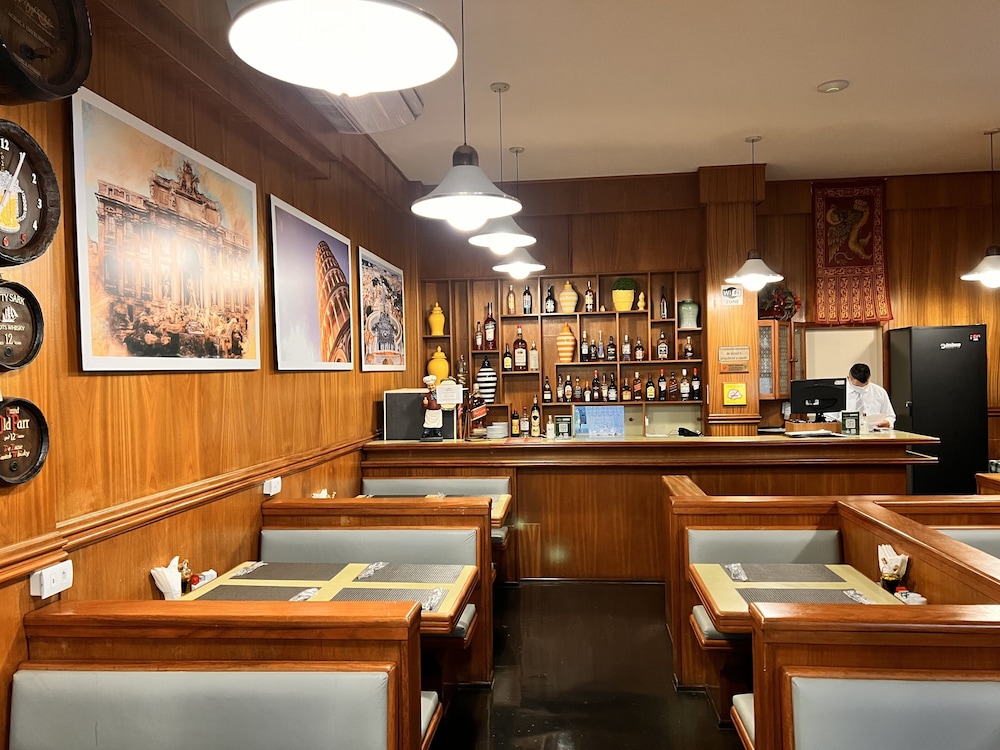 Bella Italia Hotel & Events 5/50