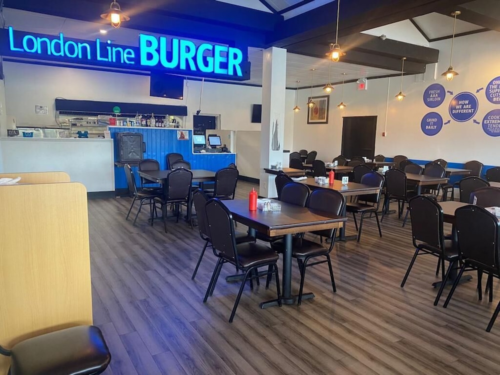 Travelodge by Wyndham Sarnia 34/40