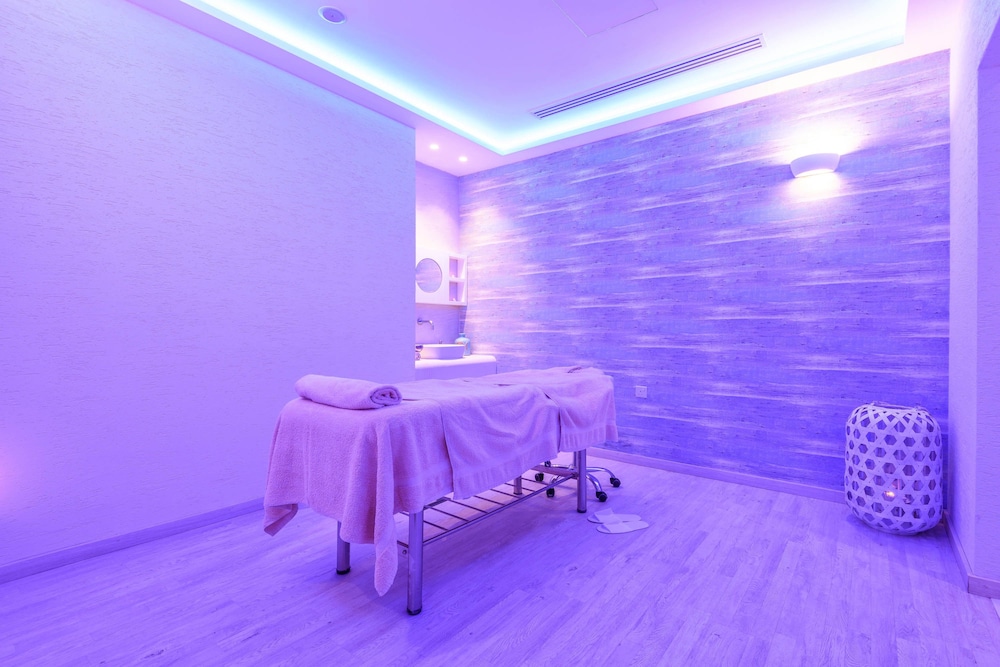 Melpo Antia Hotel & Suites 34/69