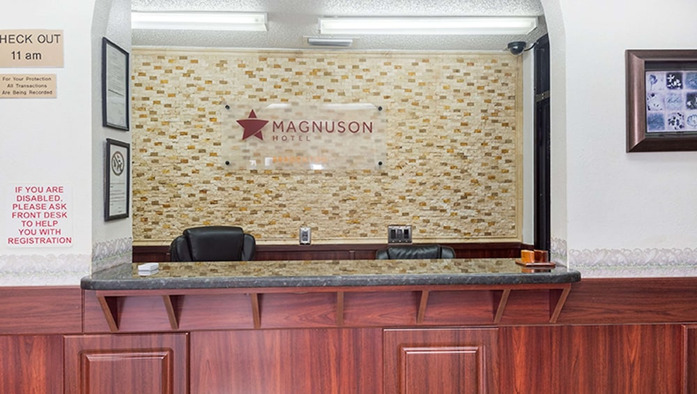 M STAR BRADENTON 17/57