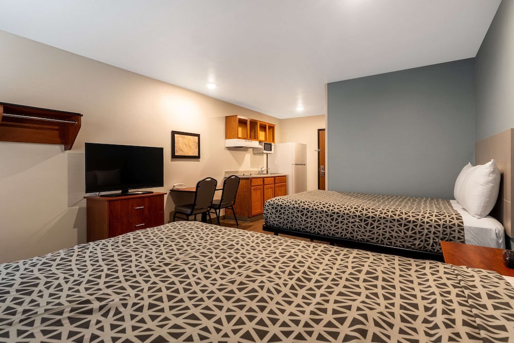 WoodSpring Suites Macon North I-75 9/16