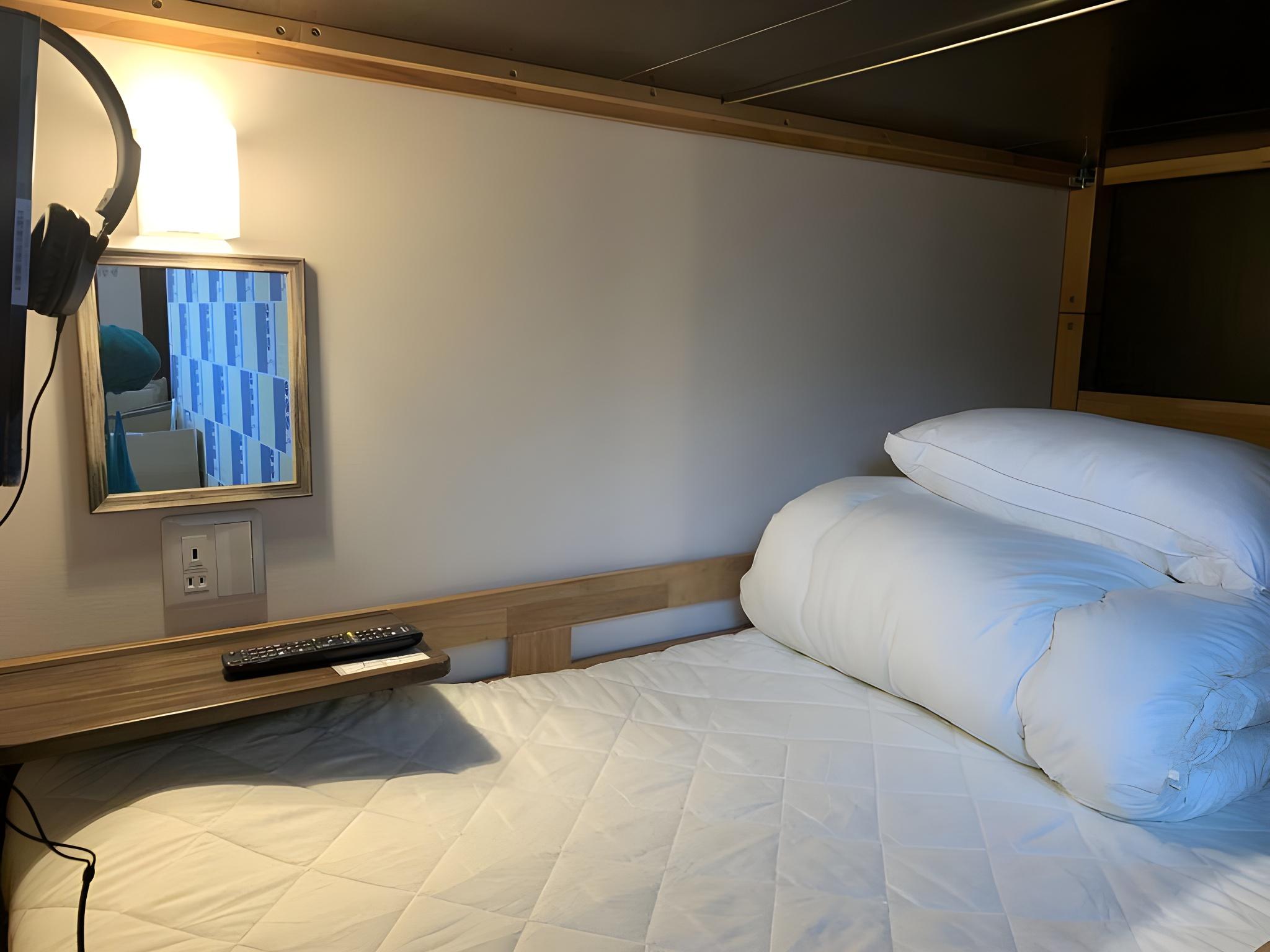 Capsule, Female Only, Top, Bunk Bed