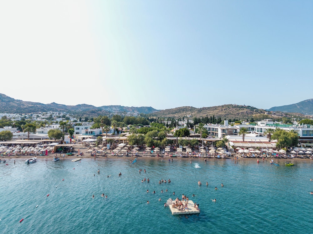 Kefi Beach And Suites 44/50