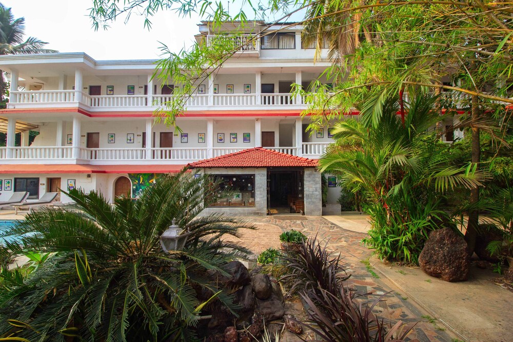 Oyo 4977 Kristal Sands Beach Resort 8/78