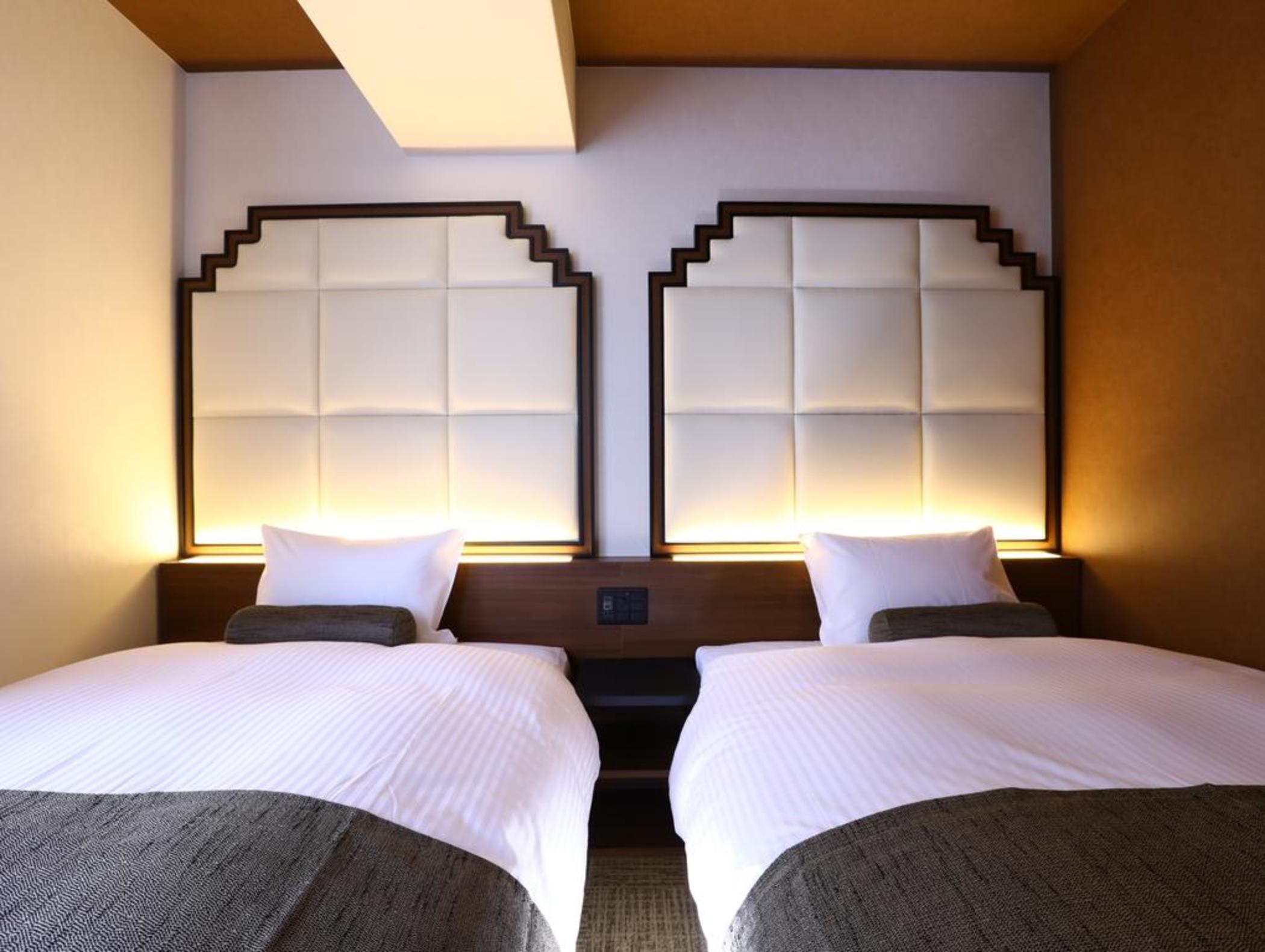 Standard, Twin Beds