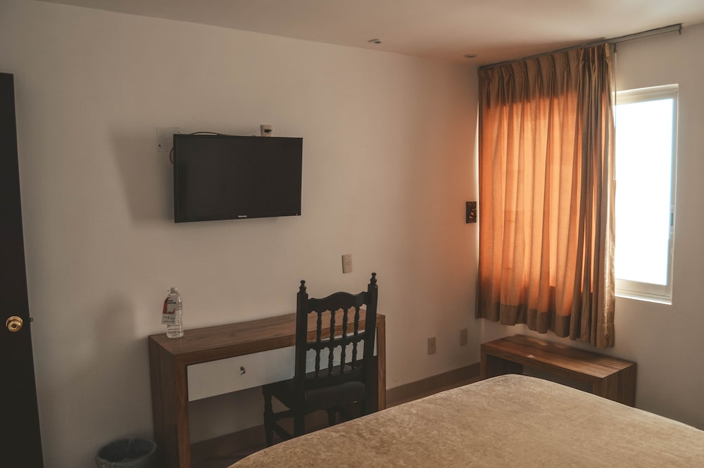 Hotel Latino 20/27