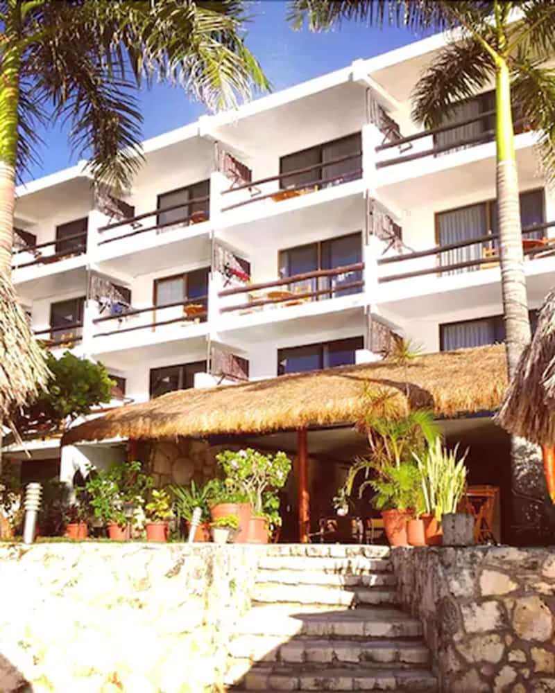 Blue Angel Resort 7/68
