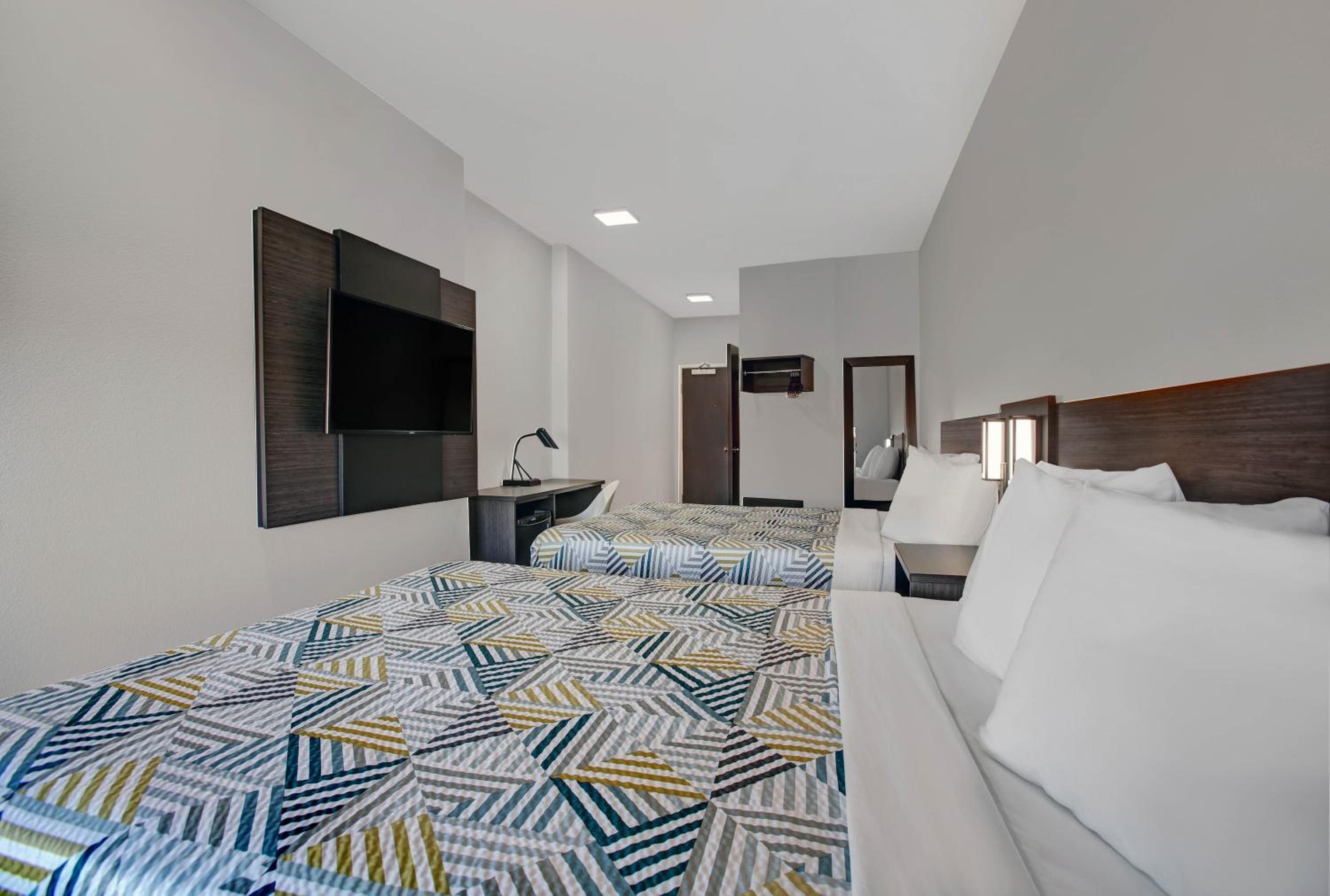 Room, 2 Queen Beds, Accessible, Motel6 Monahans, TX 3/8