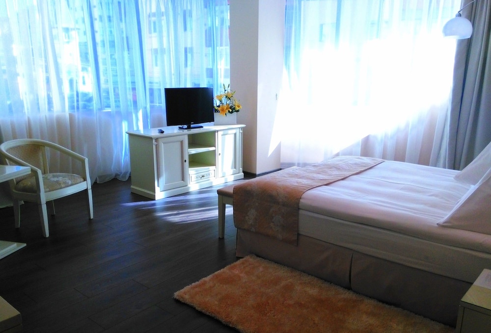 Paradis Hotel 14/34