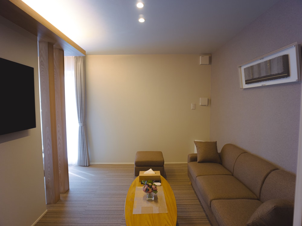 Grand Base Hakata Sumiyoshi 33/50