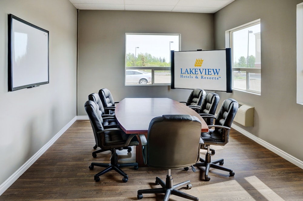 Lakeview Inn & Suites Fort Saskatchewan 25/28