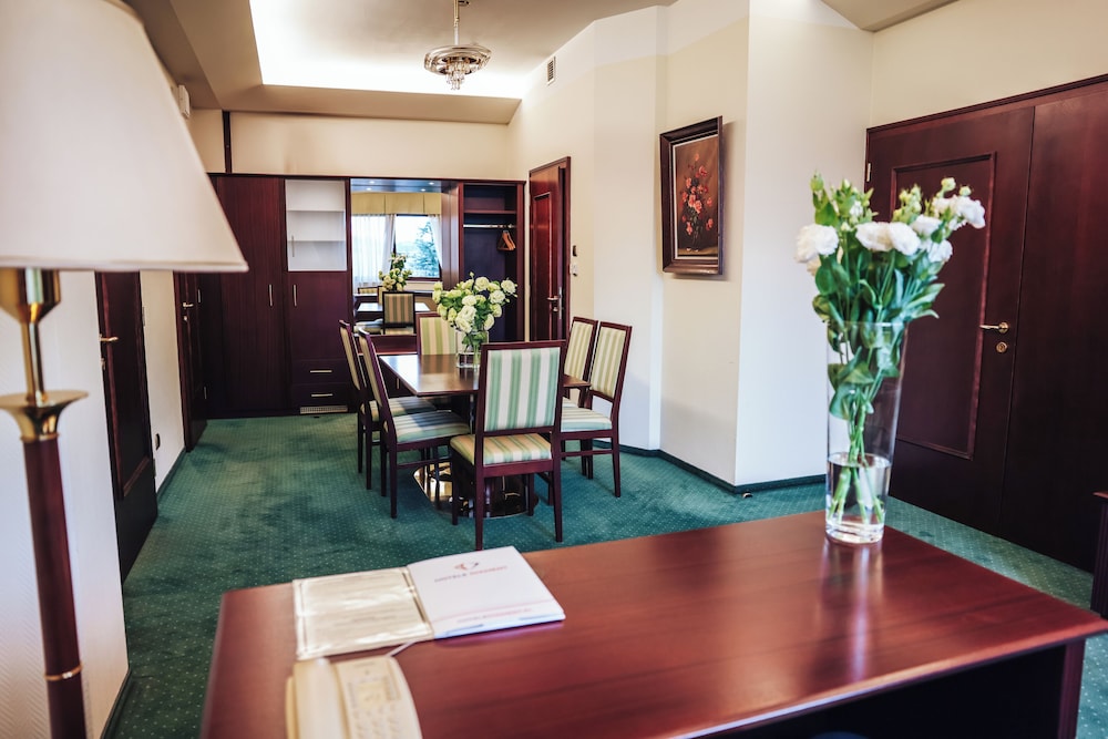 Parkhotel Vienna 32/45