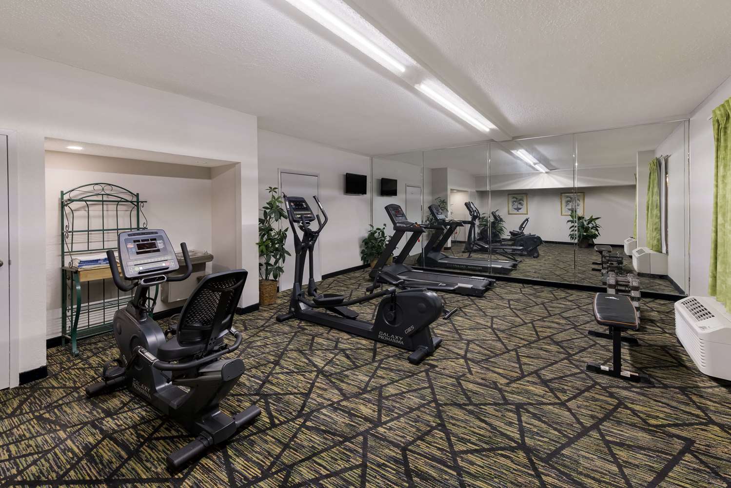 Quality Inn Orange Park Jacksonville FL 4/14