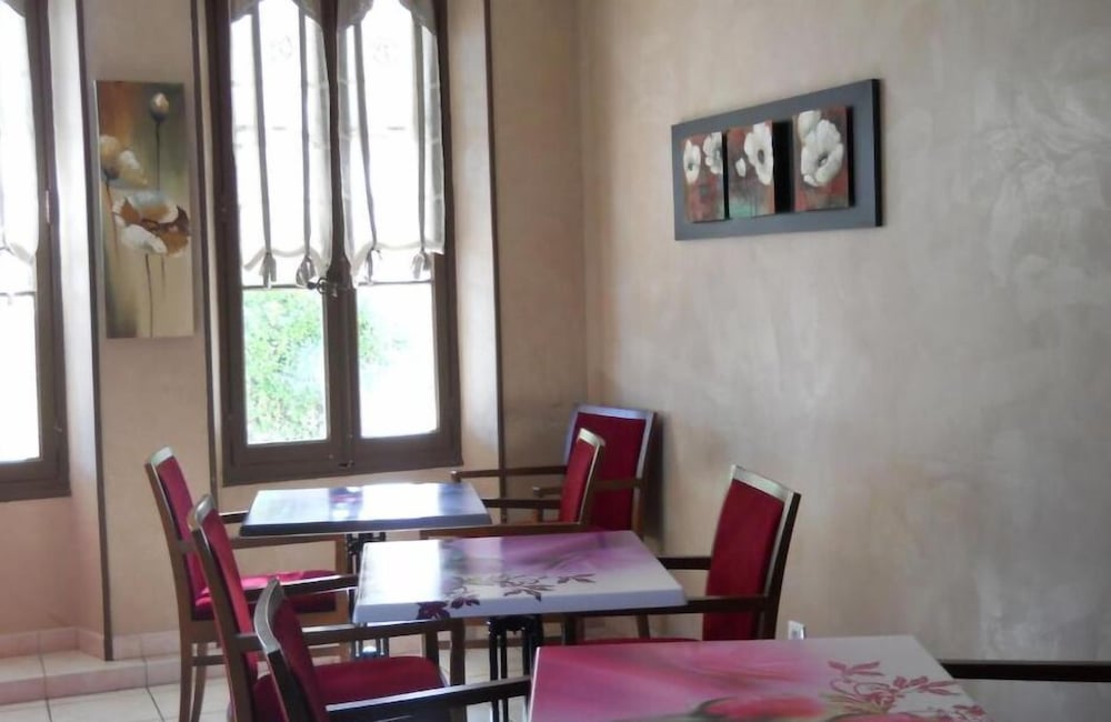 Hotel Restaurant Le Castel Fleuri 38/50