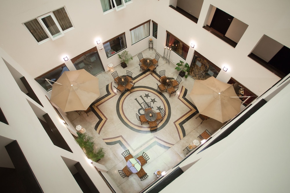 HOTEL SANTA CRUZ 6/60