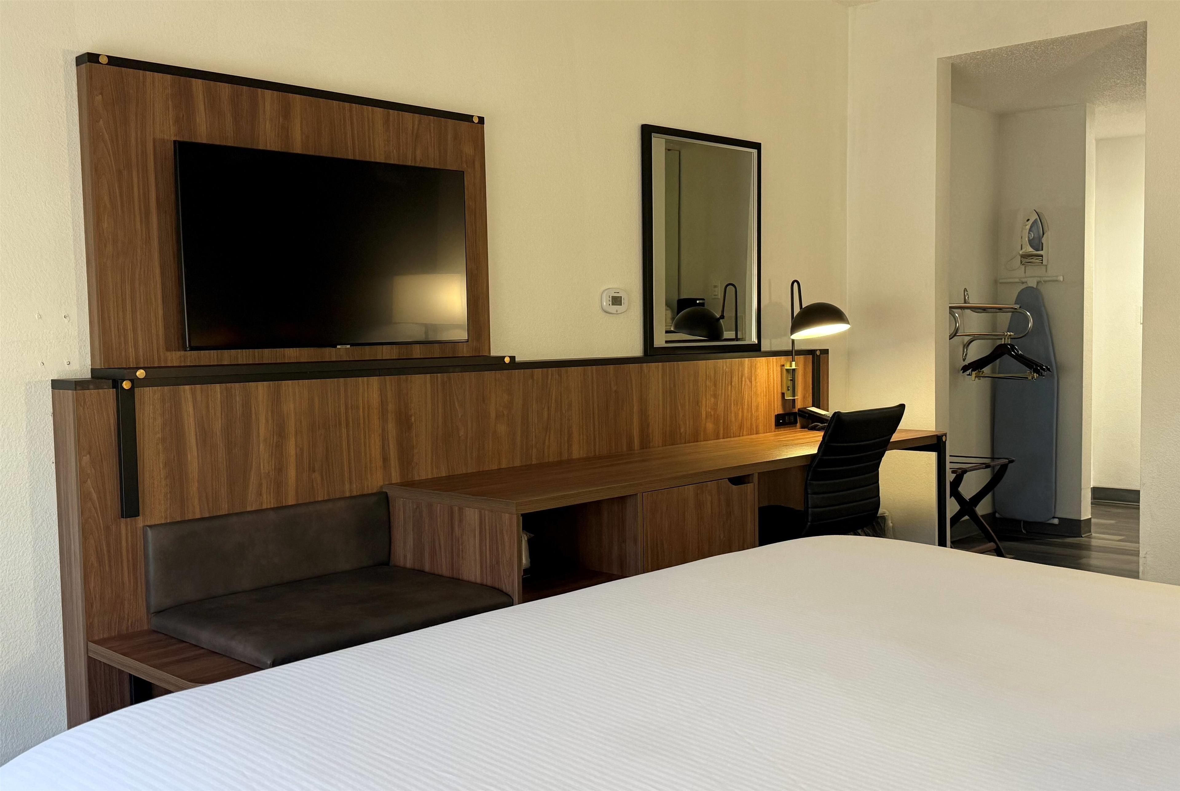غرفة بسرير كينج لذوي الإعاقة، Wingate by Wyndham Indianapolis Airport-Rockville Rd 3/7