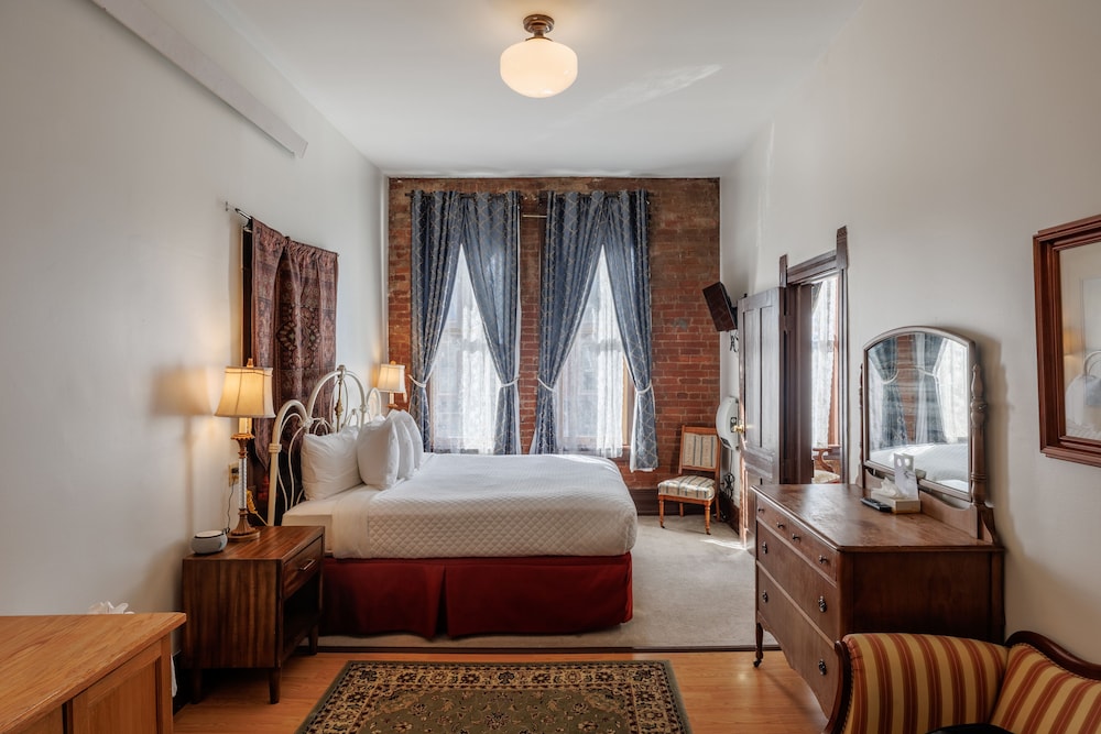 Delaware Hotel 25/49