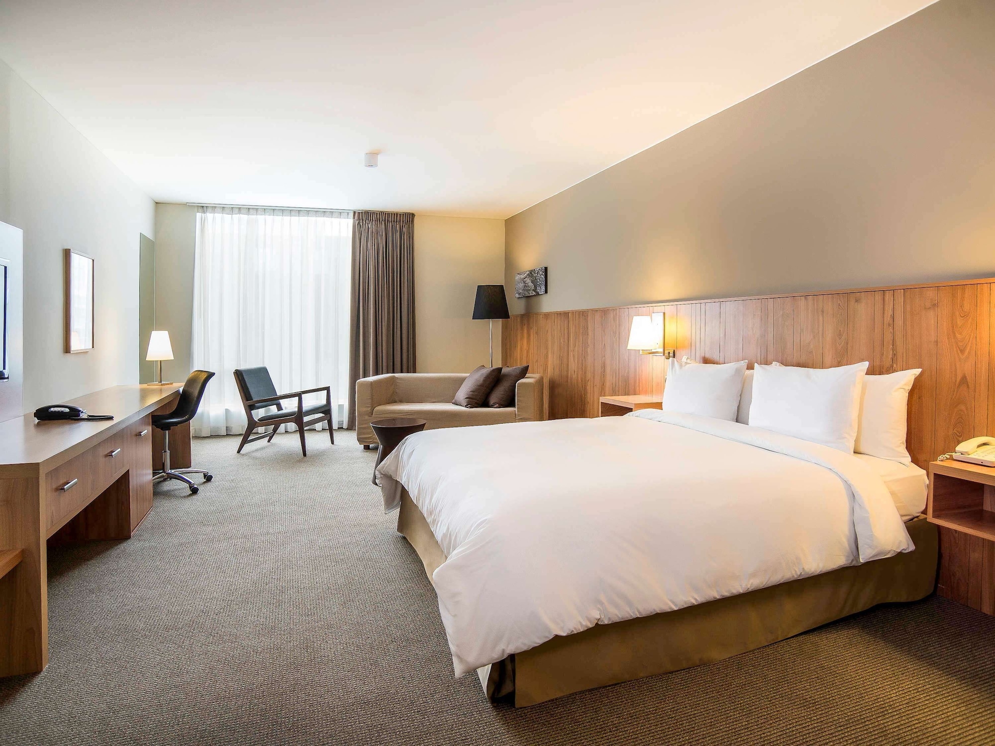 SUPERIOR, KING BED