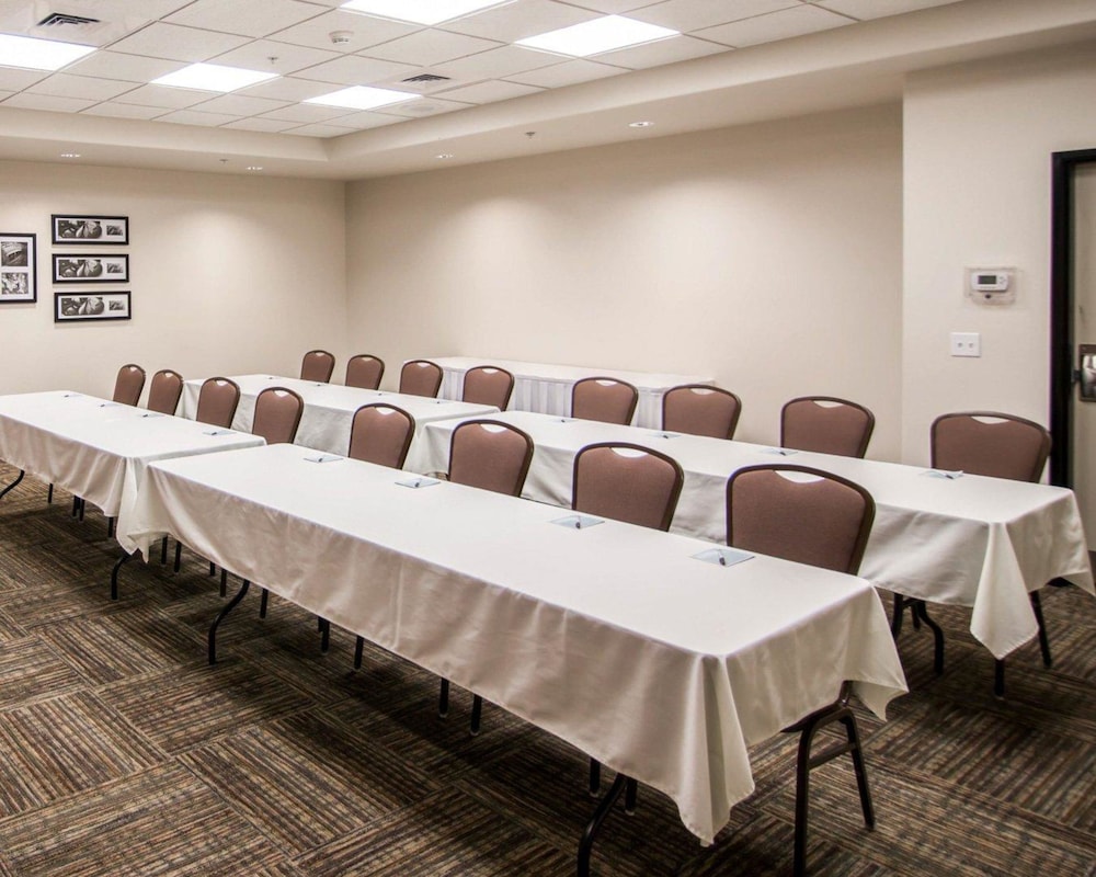 Sleep Inn & Suites & Conference Center Garden City KS 45/47