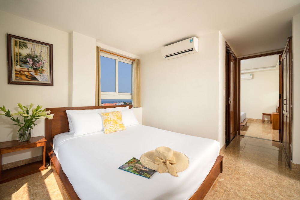 Titan Hotel 14/42