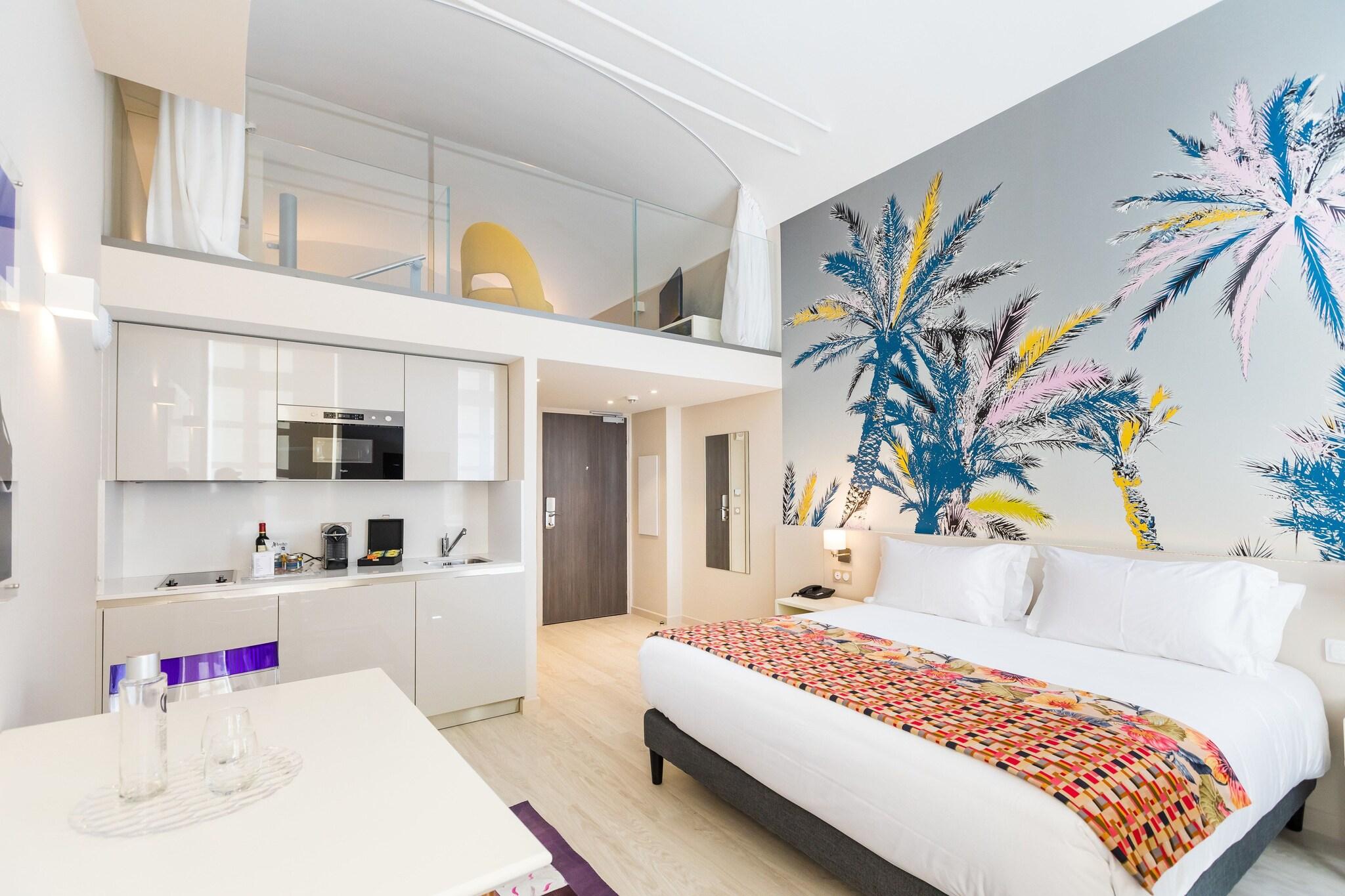 Mezzanine, Junior Suite