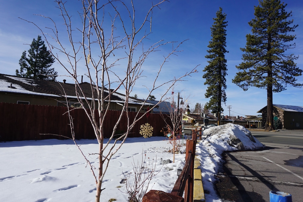 Lake Tahoe Inn 35/40