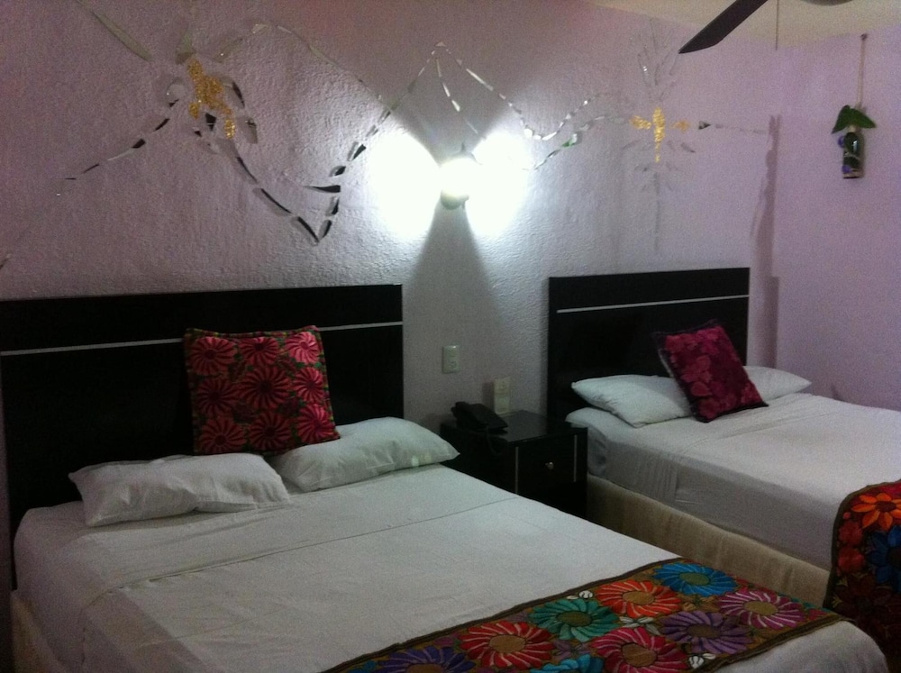 Hotel Santa Ana 21/76