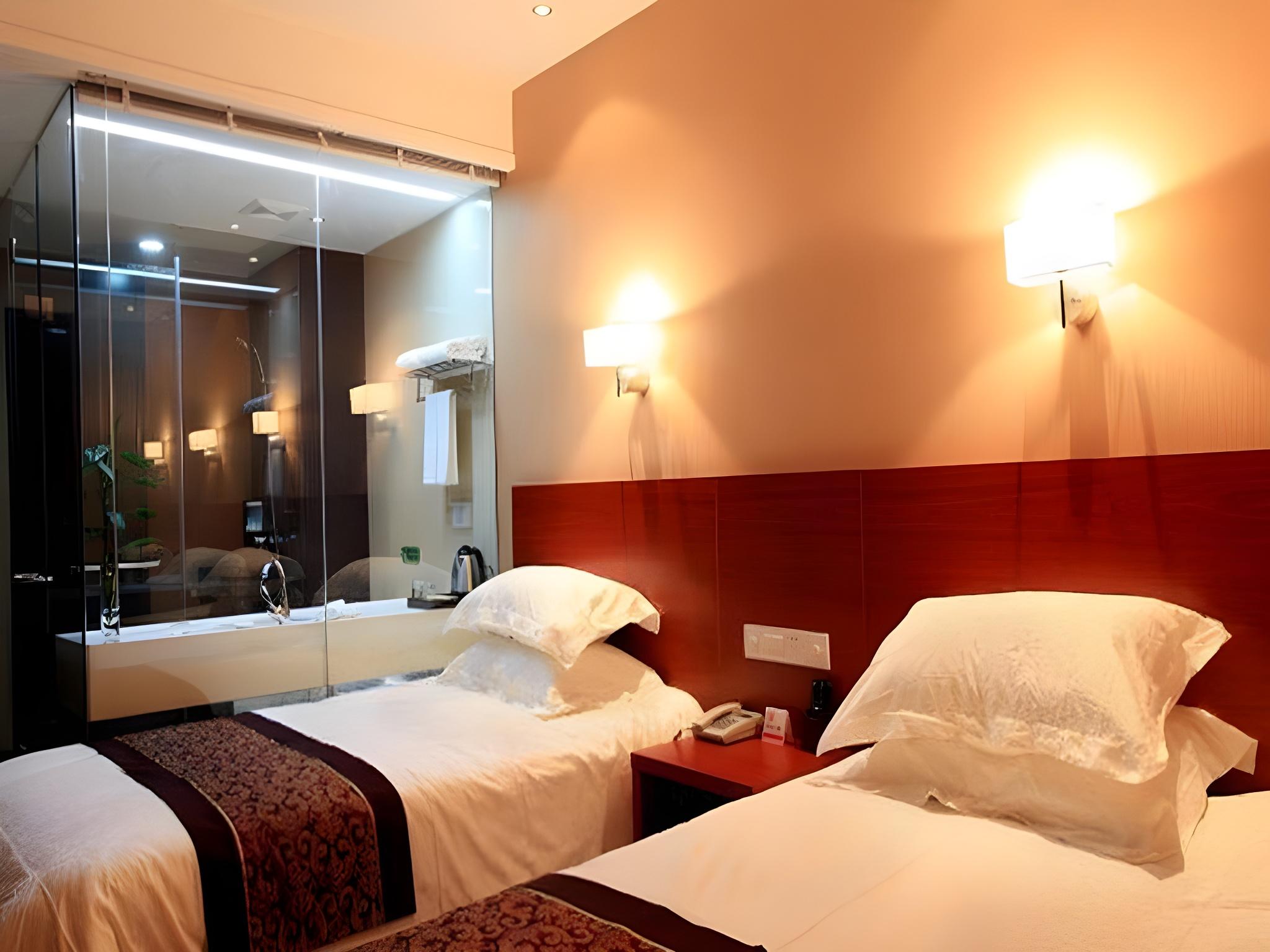Deluxe, King Bed