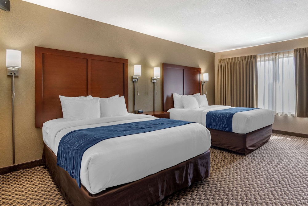 Comfort Inn and Suites Blue Ridge Ga 11/42