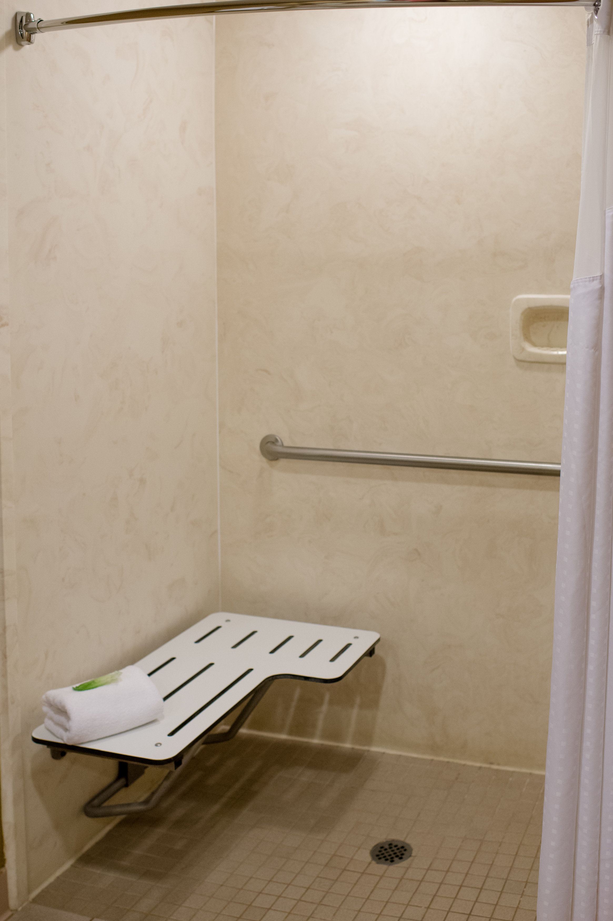 Holiday Inn Express Hotel Suites Oxford 26/46