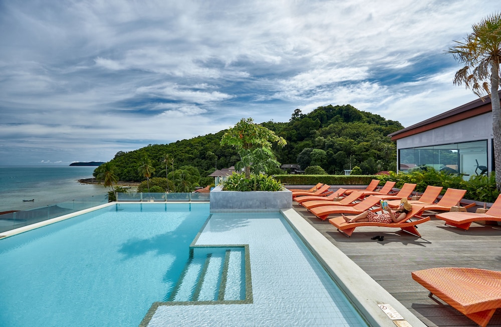 Bandara Beach Resort, Phuket 41/74