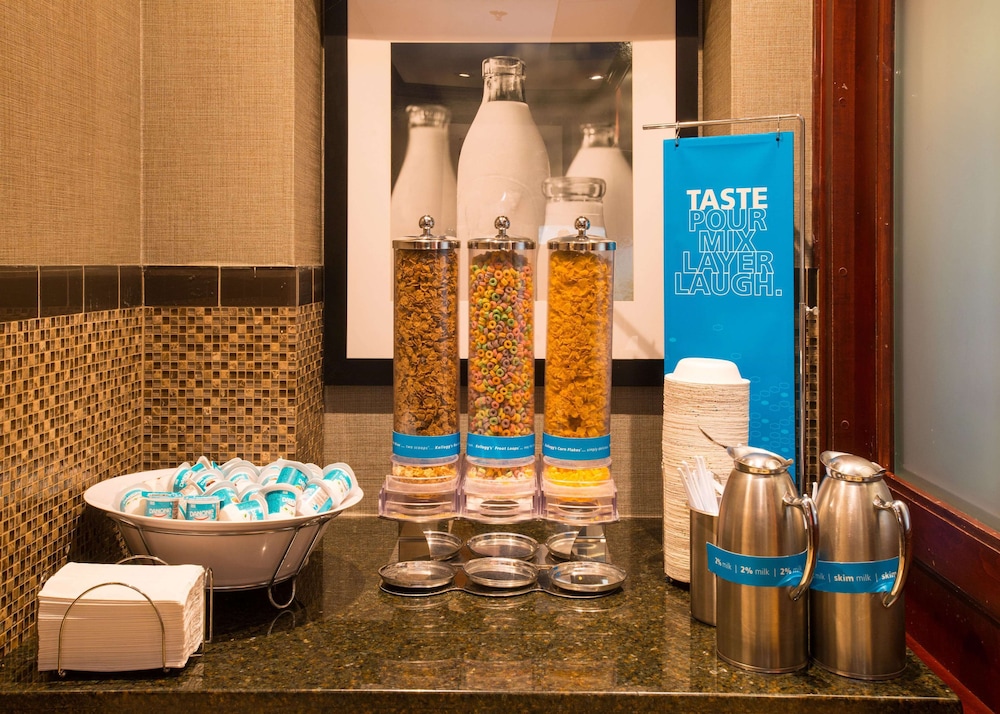 Hampton Inn By Hilton Toronto Mississauga West 44/50