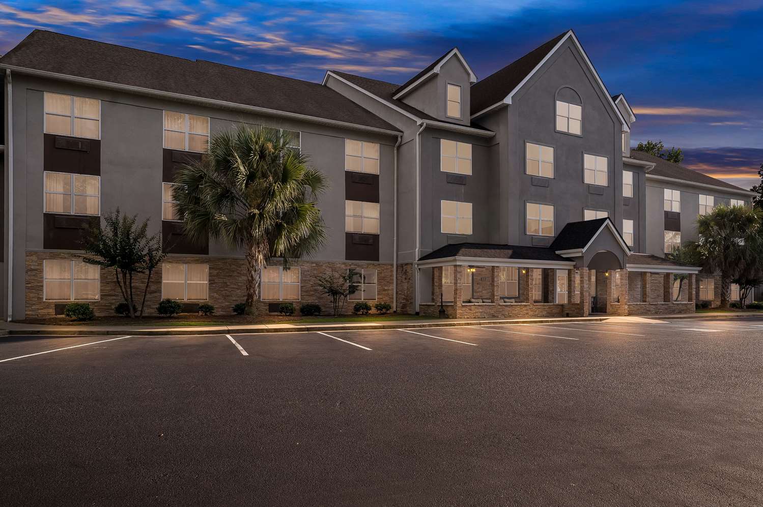 Country Inn & Suites by Radisson, Columbia Airport, SC 17/18