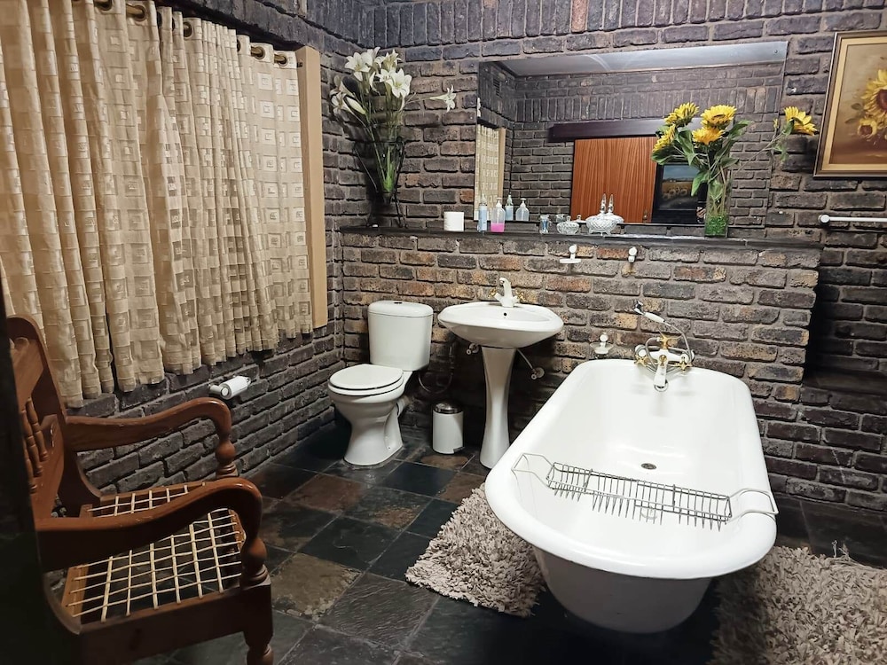 Royal Game Guest House 46/50