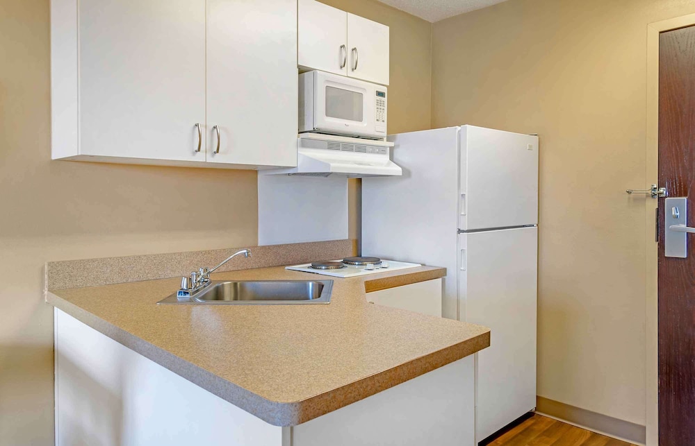 Extended Stay America Grand Rapids - Kentwood 7/46