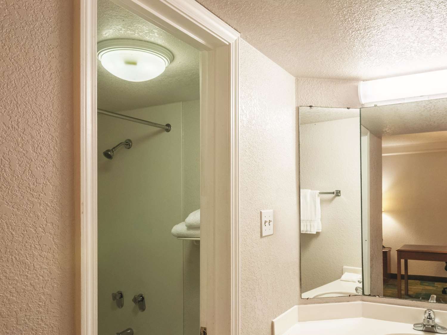 La Quinta Inn by Wyndham New Orleans West Bank / Gretna 13/14