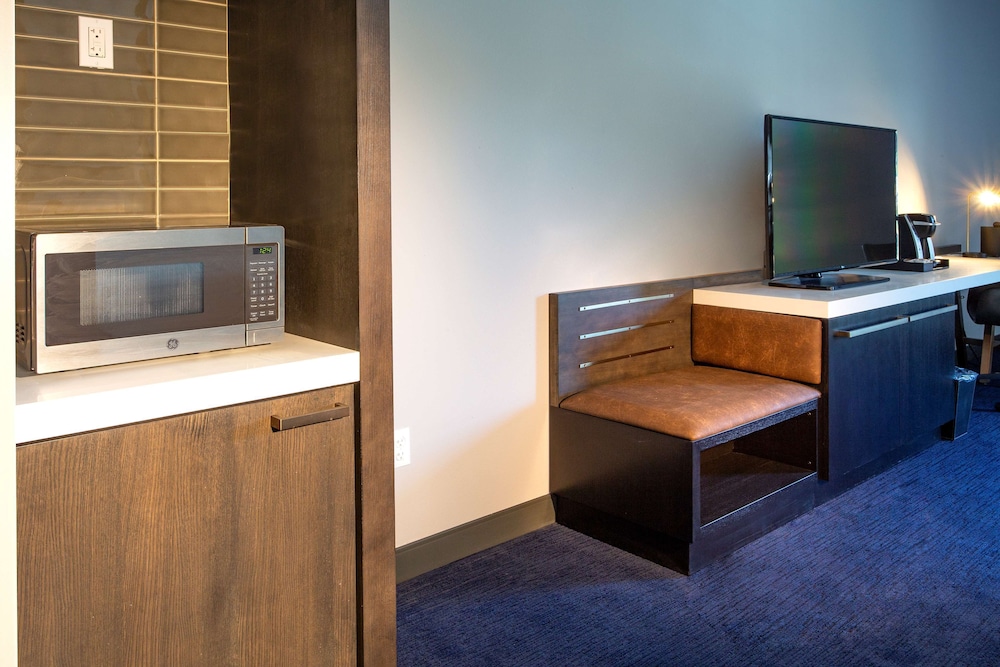 Hilton Garden Inn Redmond Town Center 7/56