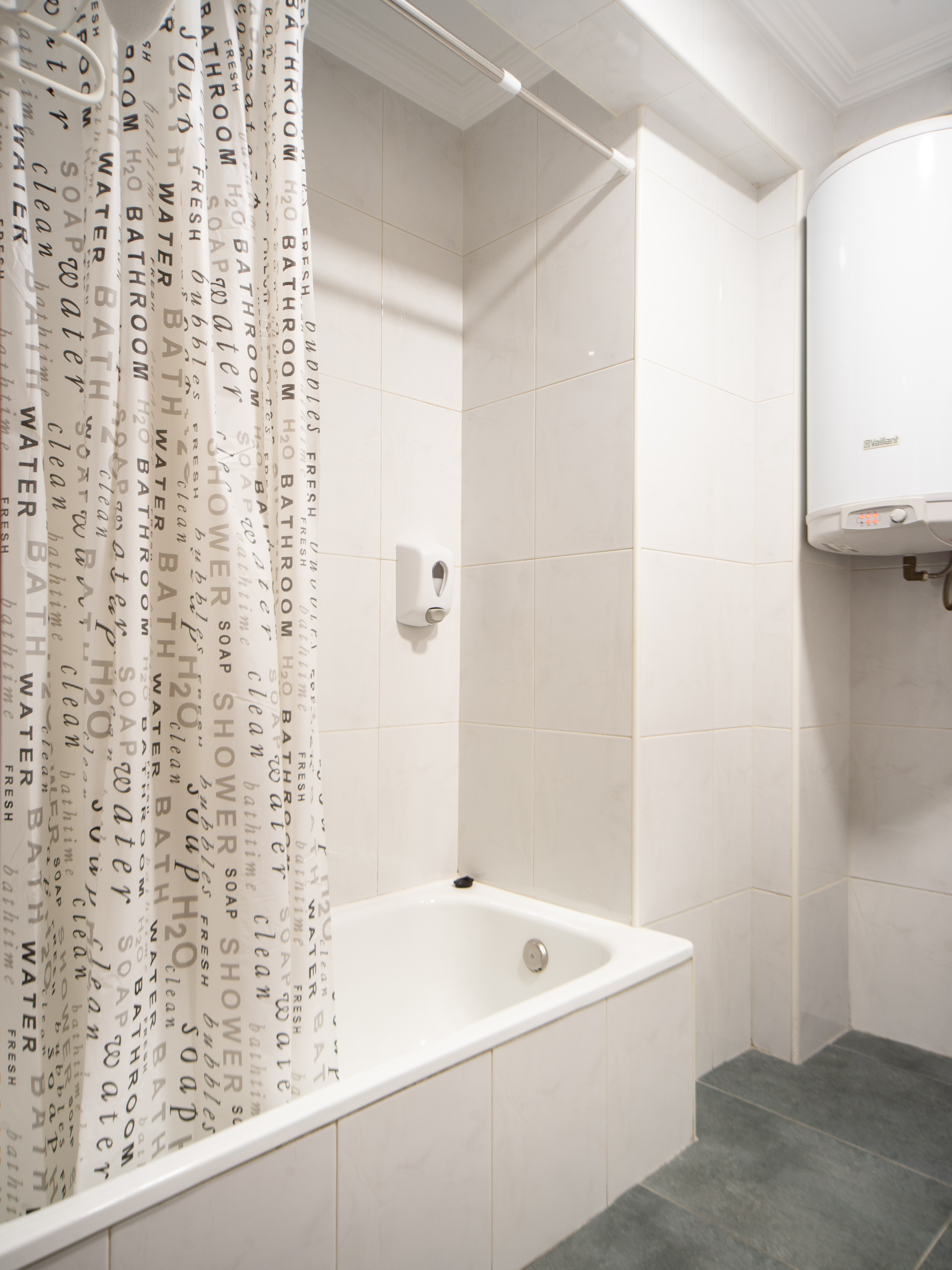 Hostal Uria 28/28