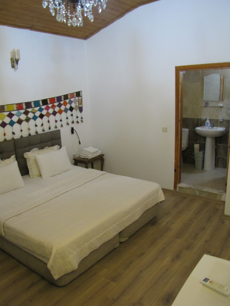 Ali Babas Guesthouse 9/42