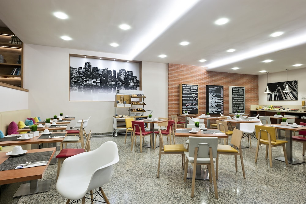 Hotel Santiago Plaza Affiliated By Melia 62/81