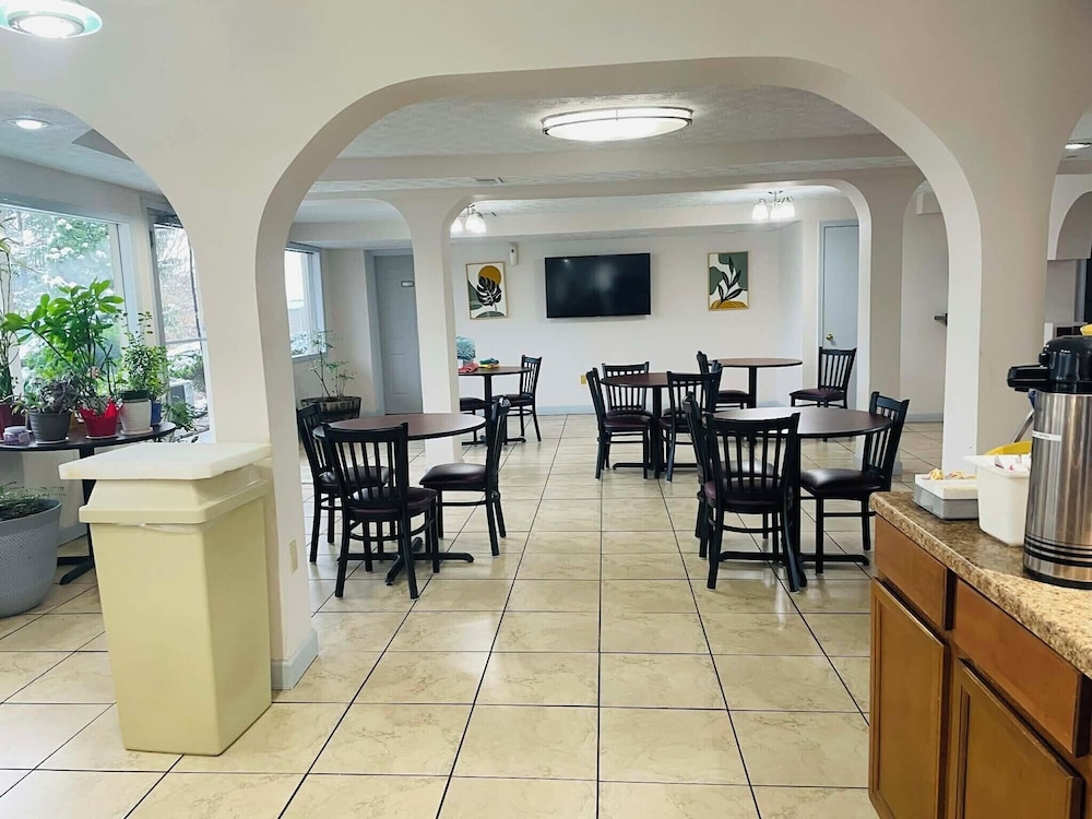 restaurant cafeteria