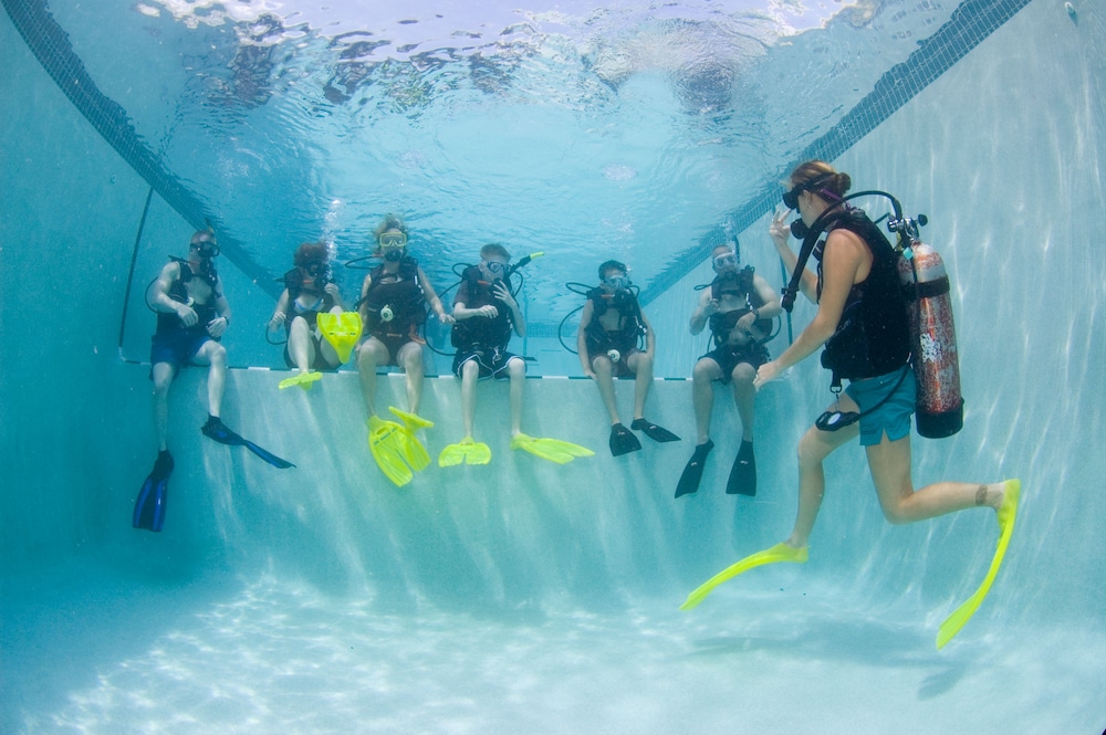Compass Point Dive Resort 15/50