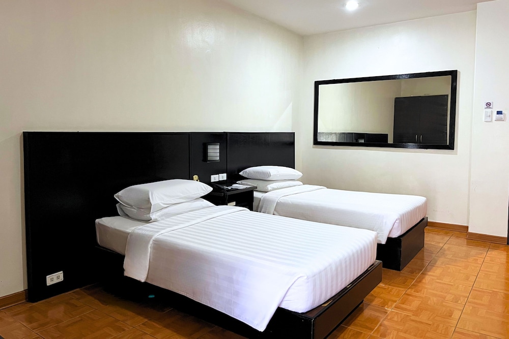 Laguna Technopark Hotel 7/49